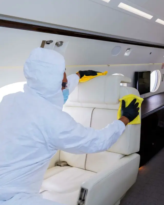 Limpieza interior de jet privado